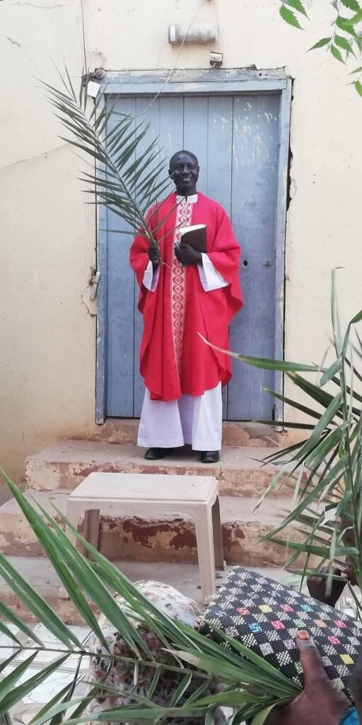 sacerdote asesinado en Sudán